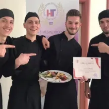 Image with 4 students of the college